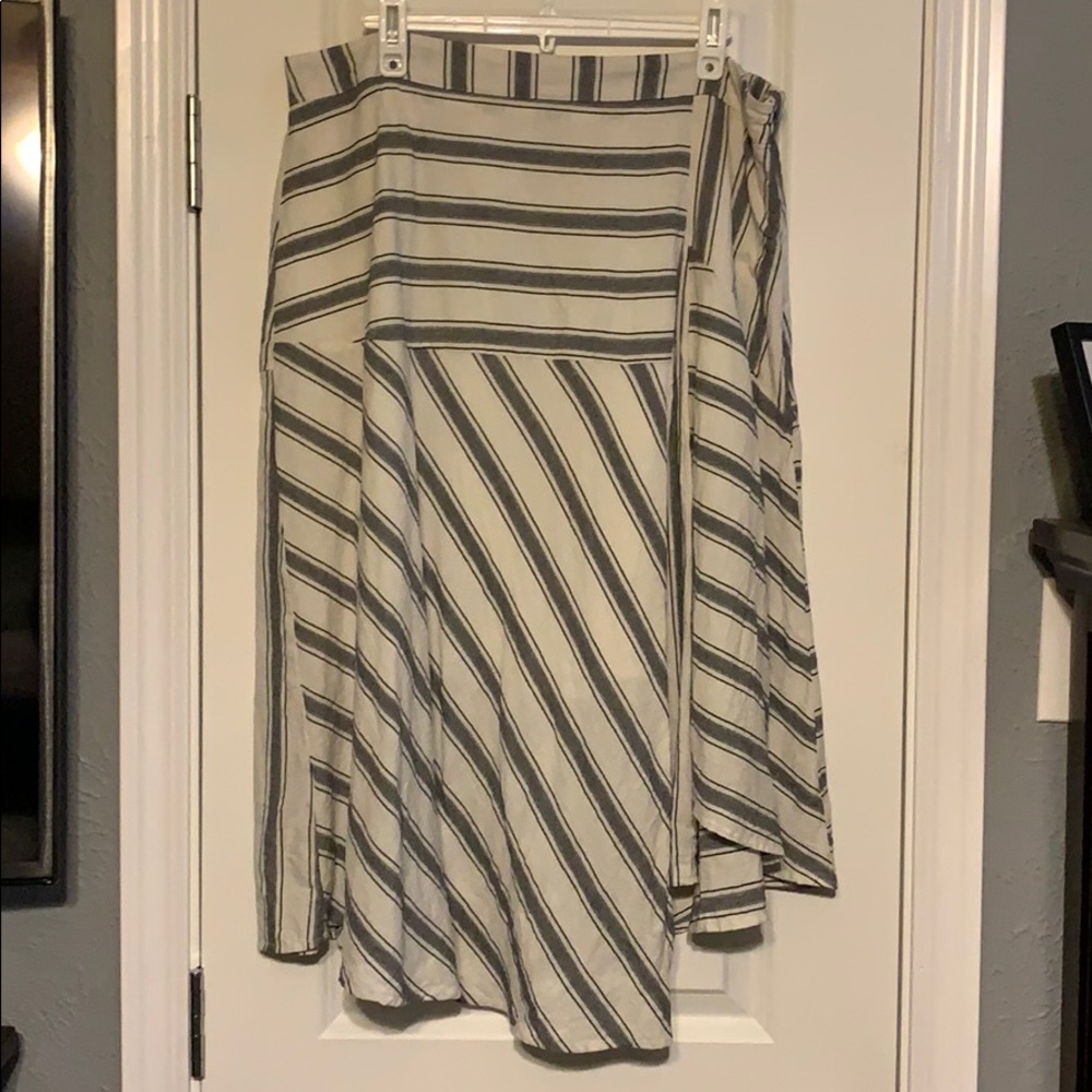 Who What Wear Cream and Black Striped Asymmetrical Skirt